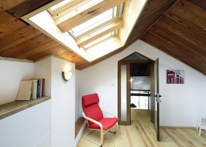 Artistic Penthouse アパート